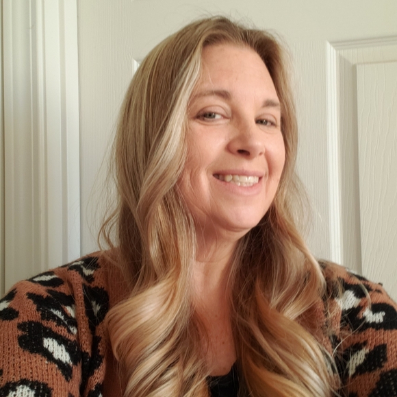 Meet your Posher, Jennifer - Picture 1 of 1